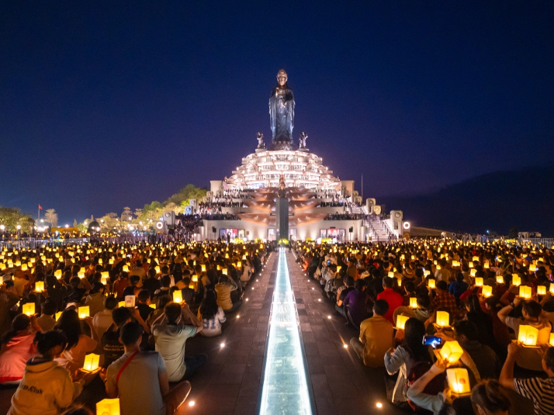 Thắp sáng nguyện ước hòa bình.png